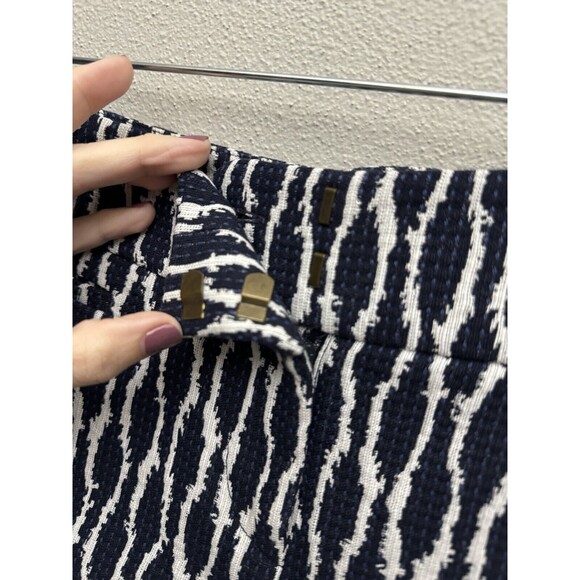 NWT Loft Textured Pattern Navy White Shorts Size 0 - Picture 6 of 10